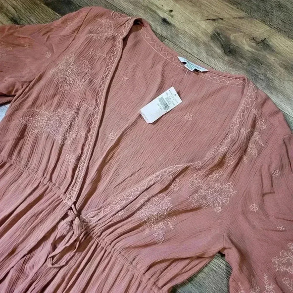 NWT American Eagle Embroidered Kimono - Cover Up Wrap Dress Size XS/S - Picture 2 of 7